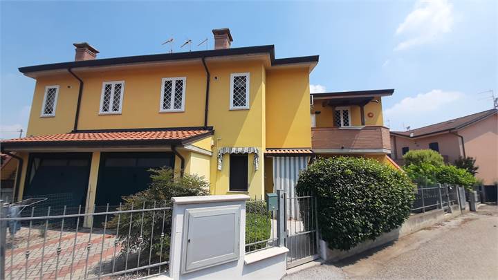 2 locali in vendita a Occhiobello